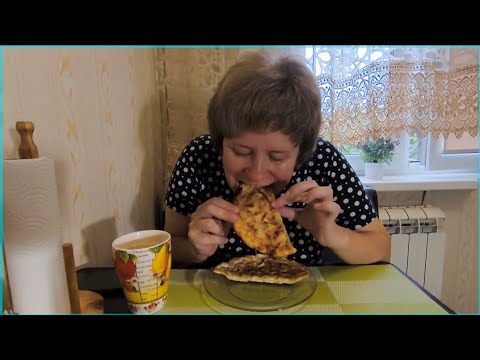 Видео: Мукбанг чебуреки 🌮 Выбрала меня а не подруг✅‼️