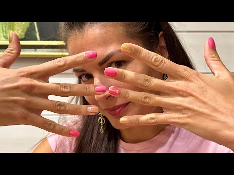 Видео: Маникюр 💅 с обикновен лак с панделки в розово и златно 💕 ⚜️ 🎀