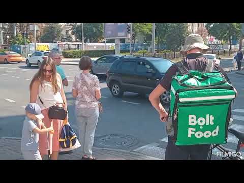 Видео: г. ДНЕПР прогулка по центру.  Ритм большого  города/ DNEPR CITY a walk around the city center