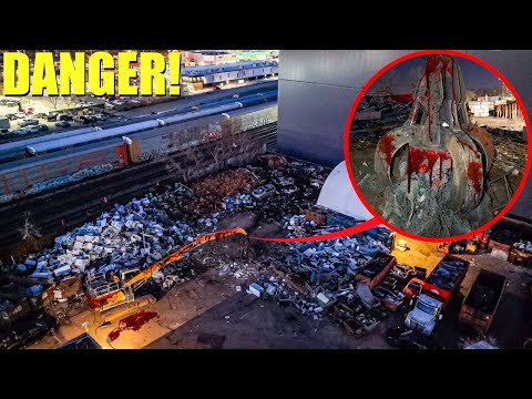 Видео: ЕСЛИ ВЫ УВИДИТЕ КРОВЬ НА СВАЛКЕ, БЕГИТЕ! (ЭТО ЛОВУШКА)