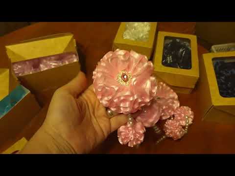 Видео: ОБЗОР НОВИНОК НОЯБРЯ! / БАНТИКИ ИЗ БАРХАТНОЙ И ВЕЛЬВЕТОВОЙ ЛЕНТЫ /ЗАКОЛОЧКИ