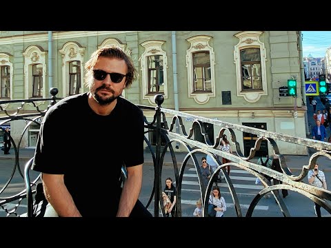 Видео: Один день в Питере. Кладбище и коммуналки
