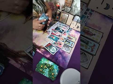 Видео: Кто за вами наблюдает и грязью поливает?