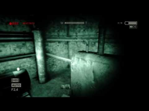 Видео: Outlast знакомство с игрой ( Как же страшно! )