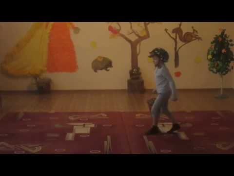 Видео: Танец с листочками младшая группа