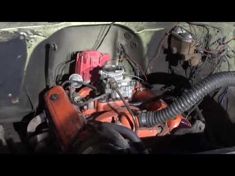 Видео: Как снять впускной коллектор на малолитражном двигателе Chevy 350