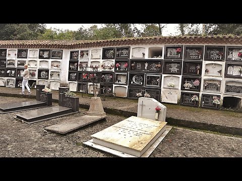 Видео: Старинное кладбище. Путешествие в Астурию, Испания. Астурийские деревни.