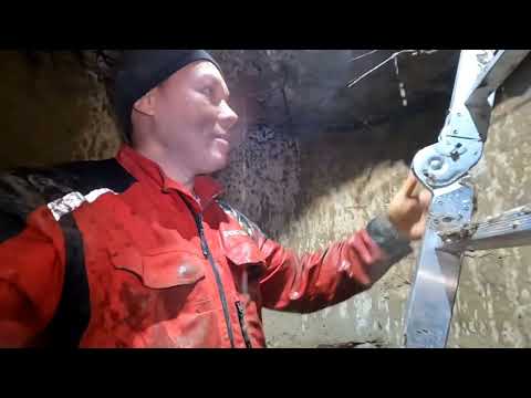 Видео: Как я проводил холодную воду в гараж ,врезка в водопровод с давлением.