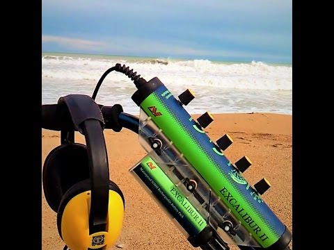 Видео: Поиск золота на пляже. Испания