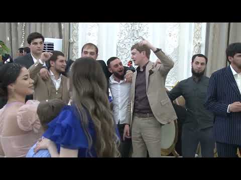 Видео: Поют цыгане Наталья и Полина Бузылёвы, Митя и Василий Крести "Ой, да не будите".