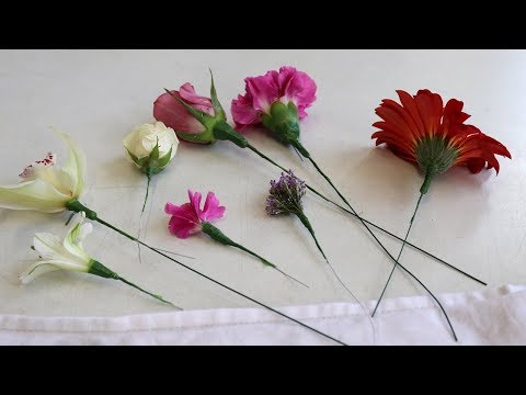 Видео: Как крепить цветы к корсажу и свадебным букетам