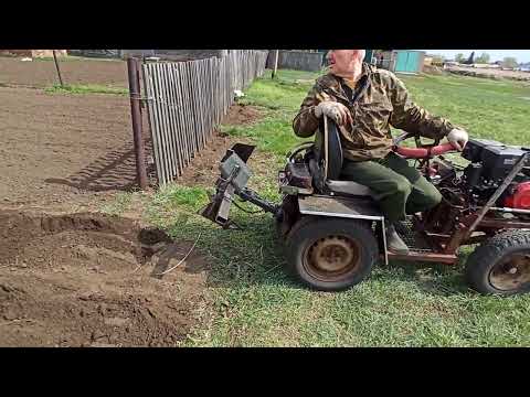 Видео: Борозды под картошку самодельным минитрактором | Furrows under potatoes with a homemade minitractor