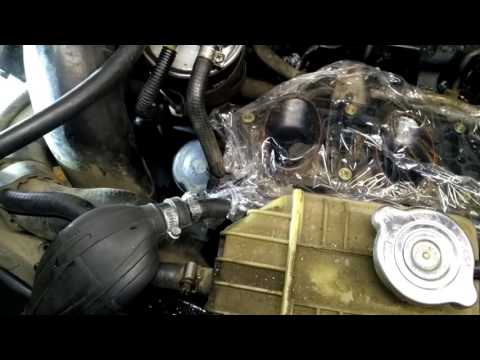 Видео: Ручной насос подкачки топлива Vito 638. Куда ставить. Подсос воздуха.