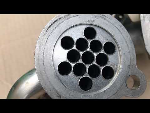 Видео: Чистим клапан EGR и впускной тракт на Opel 1,3 CDTI