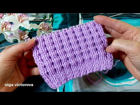 Видео: А ВАМ УЗОР НАПОМИНАЕТ ИРИСКИ ИЗ ДЕТСТВА?  Рельефный узор  1082 Узоры спицами KNITTING PATTERNS
