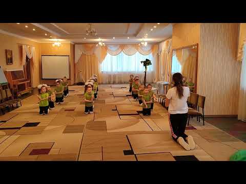 Видео: Сюжетная утренняя гимнастика в старшей группе "Маша и медведь"