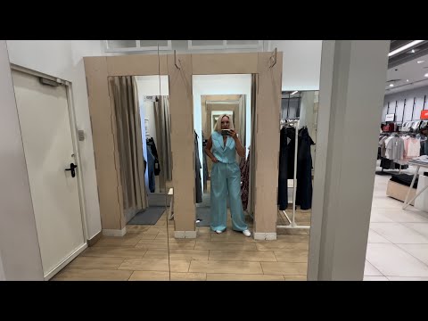 Видео: Шоппинг//ТЦ Мега в Екатеринбурге//Выбираю костюм//#урал 