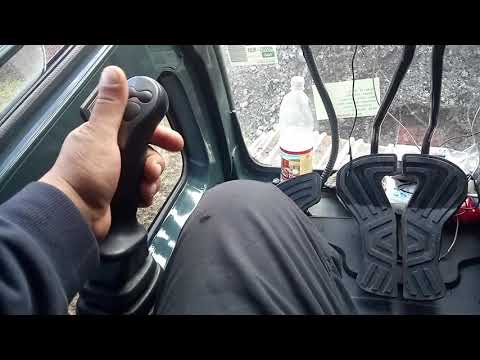 Видео: обзор приборов хундай 220s, #хундай  #обзор #спецтехника #новыйэксковатор2021 #ремонт #shorts