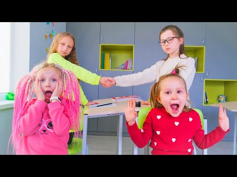 Видео: СПОР В ШКОЛЕ. ОКАЖЕТСЯ ли МАРГО ЛУЧШЕЙ СЕСТРОЙ?