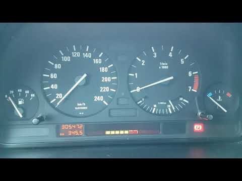 Видео: Запуск BMW e34 M20B25 при  0⁰ градусов. Глючит приборка.