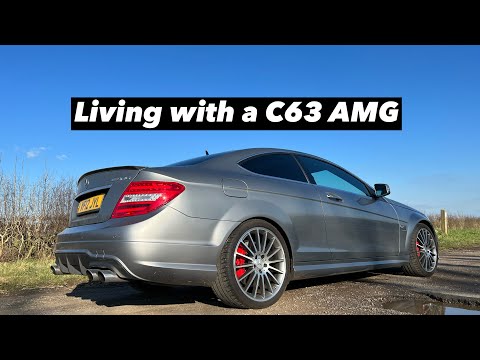 Видео: Жизнь с W204 C63 AMG