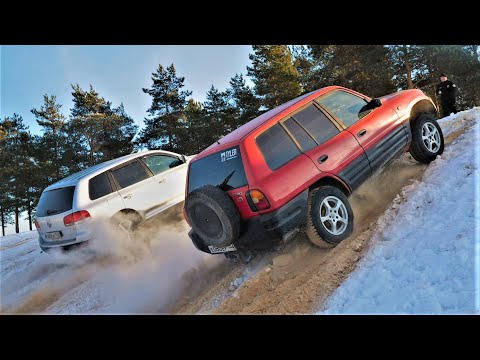 Видео: ПОНТОРЕЗ НА VOLKSWAGEN TOUAREG ОБЪЕХАЛ ВСЕХ, ДАЖЕ МУЖИКА НА ЛАРГУСЕ!