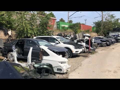 Видео: #8 - Автразборки Тбилиси: #автоизсша на свалке новых мало, старых полно. Куда все это вывозить?