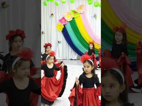 Видео: Айян Аяла Азаткызы 8 наурыз бала бақша Алпамыс.