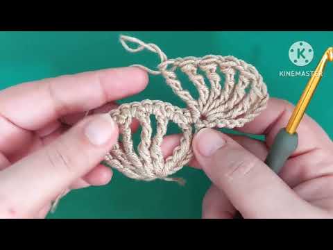 Видео: Как связать замечательную шаль оригинального дизайна с каждой деталью крючком для начинающих.