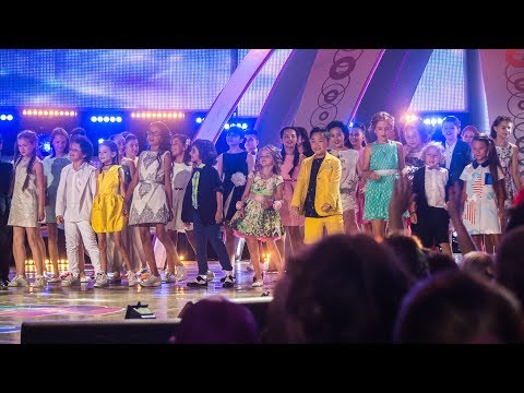 Видео: Хор Академии популярной музыки Игоря Крутого - Капитаны