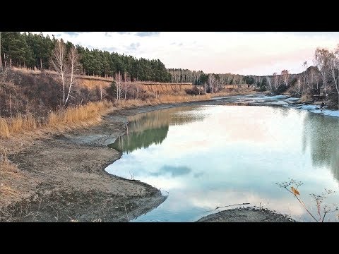 Видео: ПОЛНАЯ ЛУЖА ОКУНЯ И КАРАСЯ! Мой первый опыт Мормышинга на спиннинг