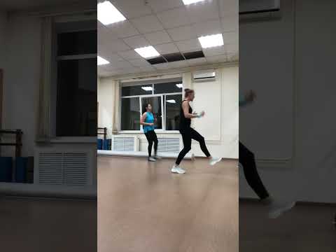 Видео: Тренировка с элементами Кикбоксинга!