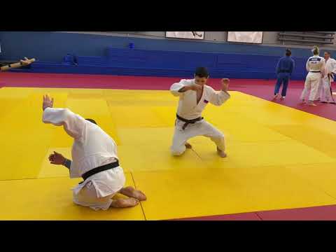 Видео: Дзюдо 🥋 бросок через спину с колен . Владимир Дегтярёв 🥋 17 февраля 2021