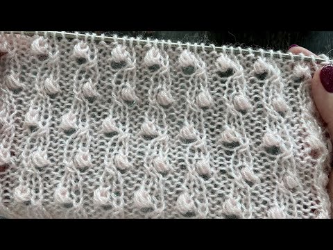 Видео: Красивый рельефный узор спицами с шишечками