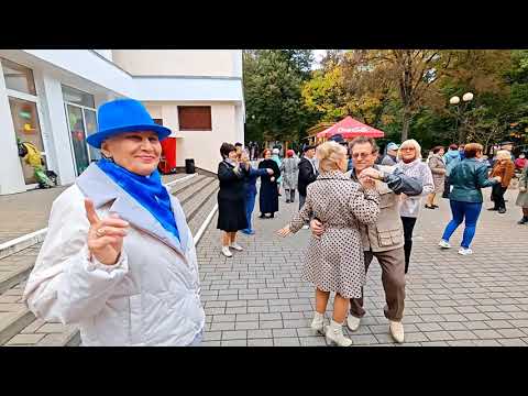 Видео: 5.10.25г... "МУЖ на ЧАС"... Влада Вершинина... звучит в Гомельском парке... 