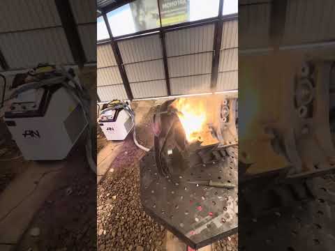 Видео: Чистка 3 и 4 чугунного V образного блока лазером под покраску