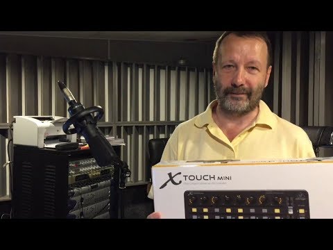 Видео: Контроллер Behringer X-Touch mini. Распаковка.