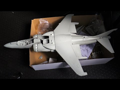 Видео: Модель самолета Harrier GX.1 "Revell" 1:32  в работе... / Светодиоды и химия...