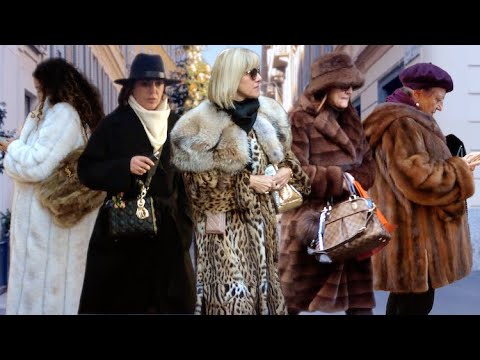 Видео: Январь 2025 г. Итальянский уличный стиль Милана🇮🇹Роскошные шубы Мода: Стильная верхняя одежда #vogue