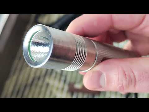 Видео: Обзор титановой версии фонаря Convoy S2+ на 519A 4000к