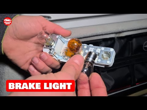 Видео: Как заменить стоп-сигнал на Mercedes Benz B-класса w245