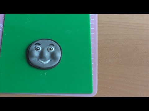 Видео: Как сделать из мастики лицо паровозика Тома