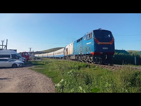 Видео: ТЭ33А-0245, ТЭ33АС-0045 және ТЭП33А-0034 459Т жолаушы пойыз Өскемен-Достық. Переезд. Поселок Красина