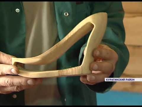 Видео: Обувь и женские сумочки из дерева мастерит умелец из Курагинского района