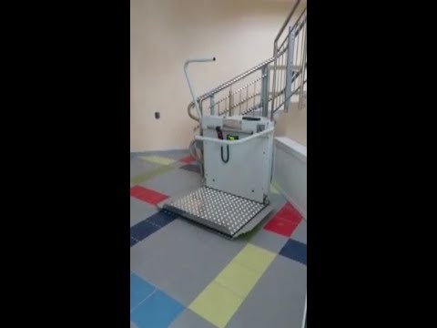 Видео: Наклонный подъемник для инвалидов бк 320 поворотный Ростов-на-Дону