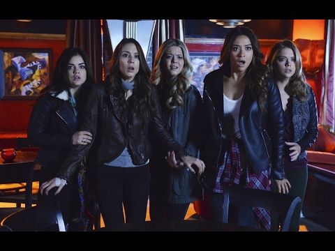 Видео: Mona играла с куклами, я с частями тела - А---