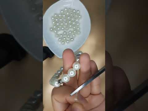 Видео: Үкілі білезік. Қыз ұзатуға арналған үкілі білезік тез және онай жасауды уйренейік.