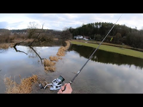 Видео: Мой новый спиннинг от BALZER SHIRASU IM-12 PRO STAFF PIKE 2.35 для крупных приманок как АЙСЛАЙД?!