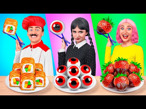 Видео: Кулинарный Челлендж: Уэнсдей Против Бабушки | Фантастические Лайфхаки с Едой от Mega DO Challenge