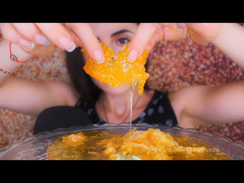 Видео: МЁД В СОТАХ HONEYCOMB 🍯 АСМР Итинг  ЖИДКОЕ ЗОЛОТО 먹는 벌집꿀